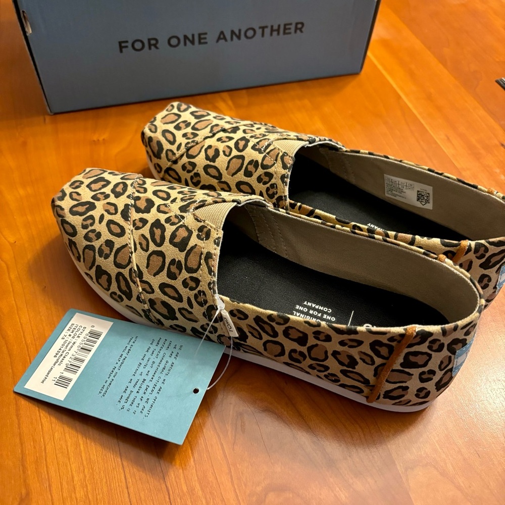 Classic Pump/Slip-on Leopard Print
